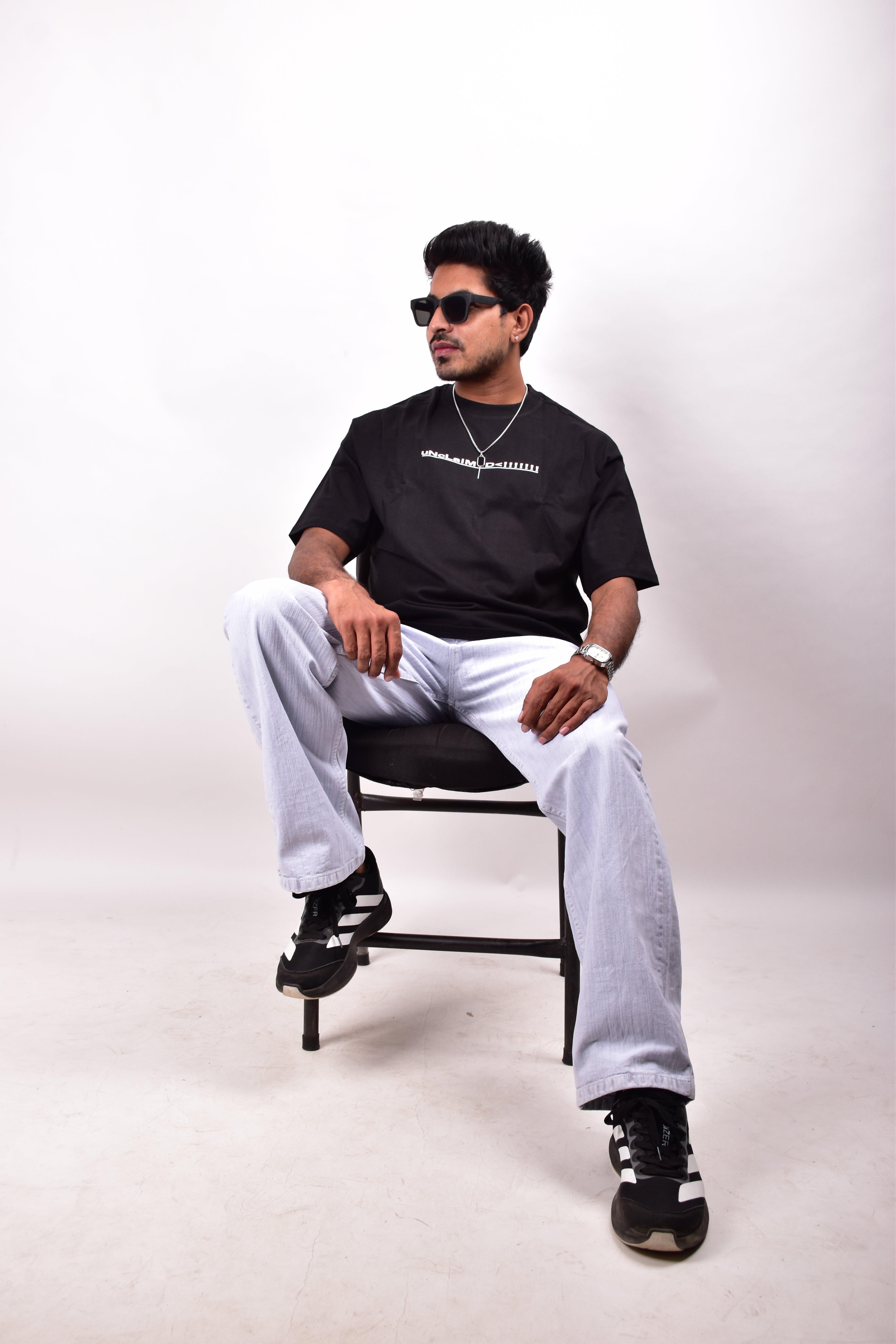 Dark Mode – Minimal. Modern. Oversized