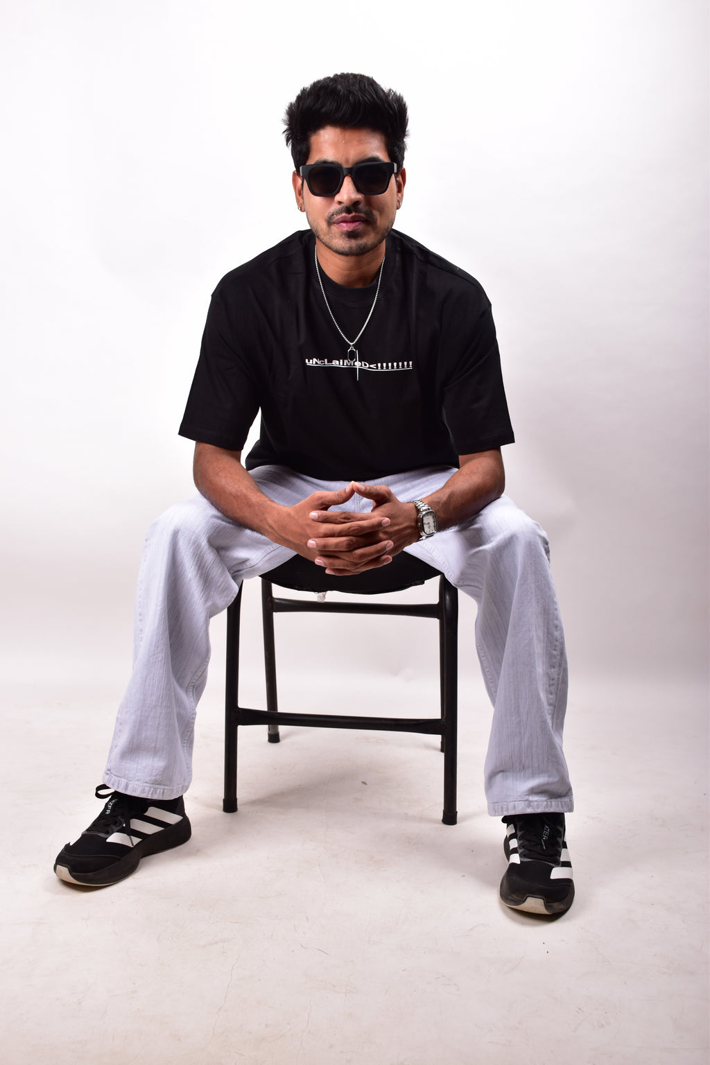 Dark Mode – Minimal. Modern. Oversized